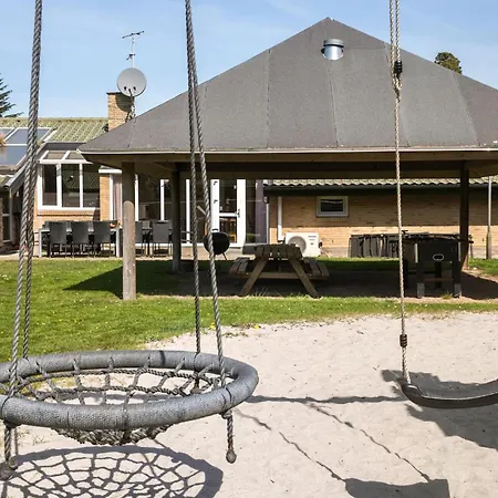 Semesterbostad Stunning In Vaeggerlose With Sauna Bøtø By