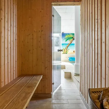 Dom wakacyjny Stunning In Vaeggerlose With Sauna
